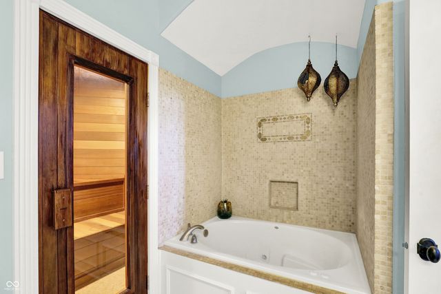 6982 Bladstone Road, Noblesville, IN 46062