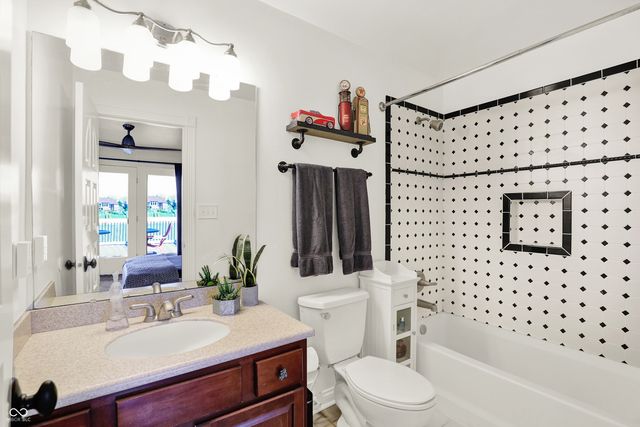 6982 Bladstone Road, Noblesville, IN 46062