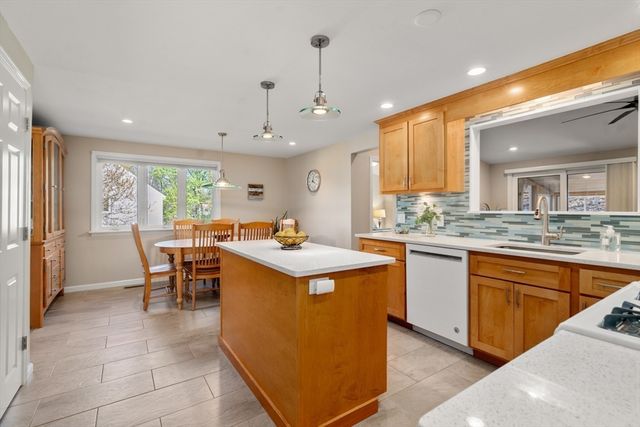 29 Carriage House Path, Ashland, MA 01721