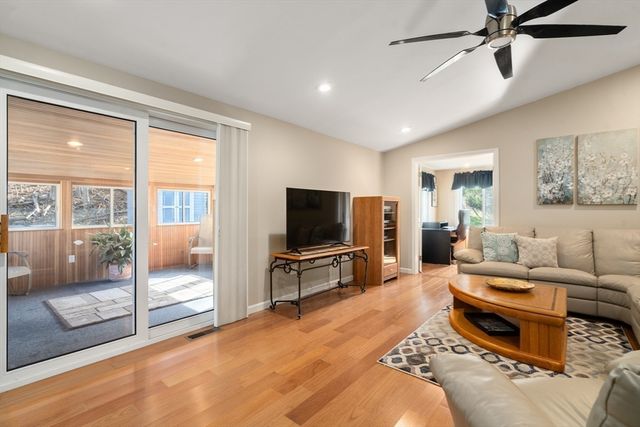 29 Carriage House Path, Ashland, MA 01721