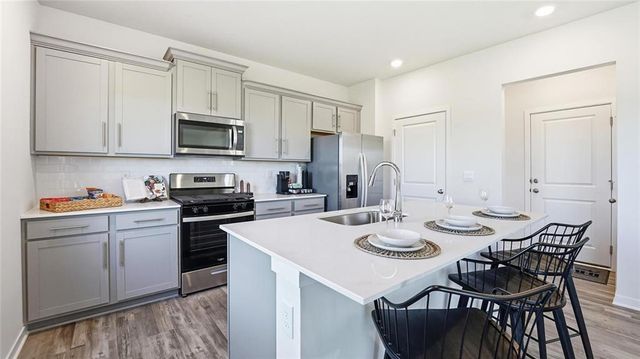 625 Solstice Circle, Belton, MO 64012