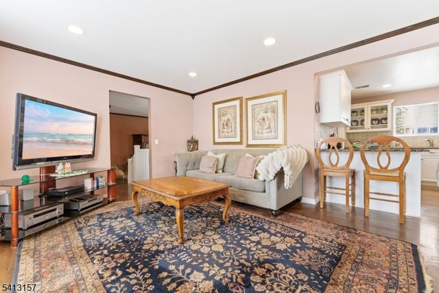 6 Whispering Way W Ondo, Berkeley Heights Twp., NJ 07922