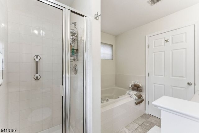 6 Whispering Way W Ondo, Berkeley Heights Twp., NJ 07922