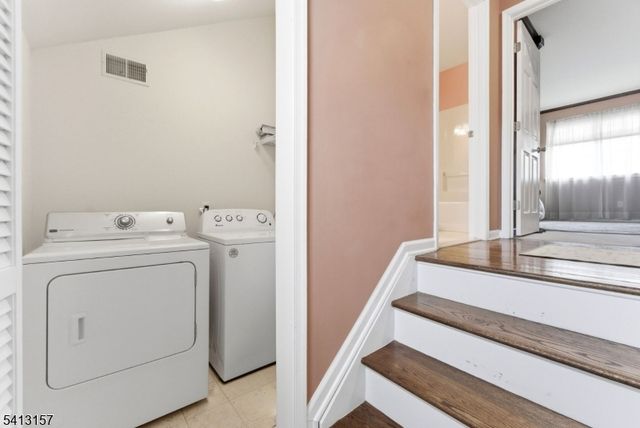 6 Whispering Way W Ondo, Berkeley Heights Twp., NJ 07922