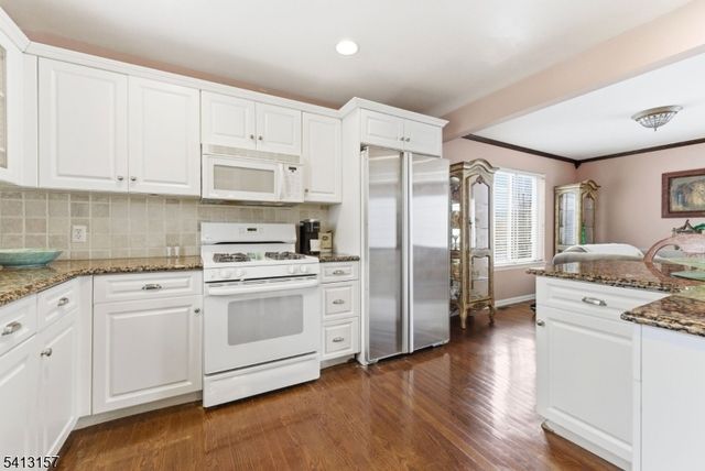 6 Whispering Way W Ondo, Berkeley Heights Twp., NJ 07922