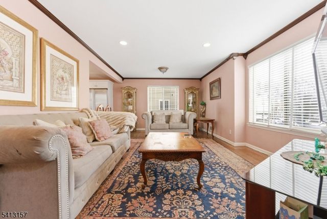 6 Whispering Way W Ondo, Berkeley Heights Twp., NJ 07922