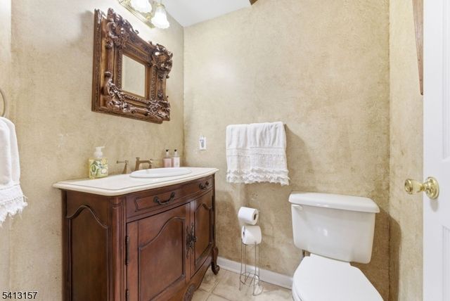 6 Whispering Way W Ondo, Berkeley Heights Twp., NJ 07922