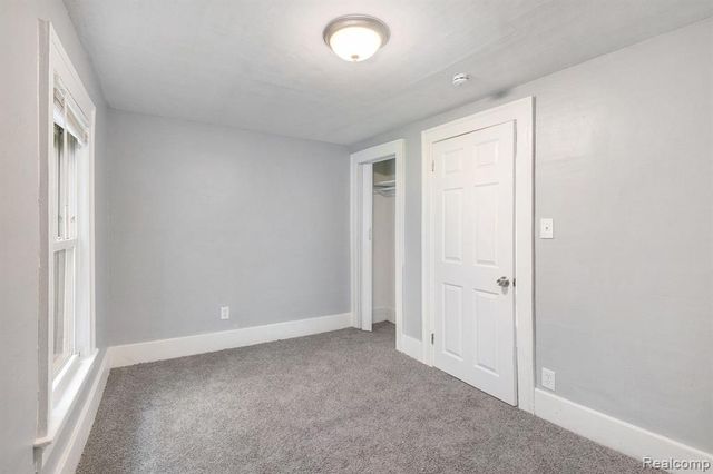 54 Hudson Avenue, Pontiac, MI 48342