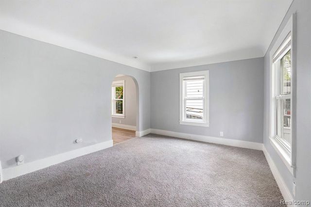 54 Hudson Avenue, Pontiac, MI 48342