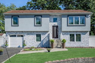 34 Vernon Street, Sayreville, NJ 08859