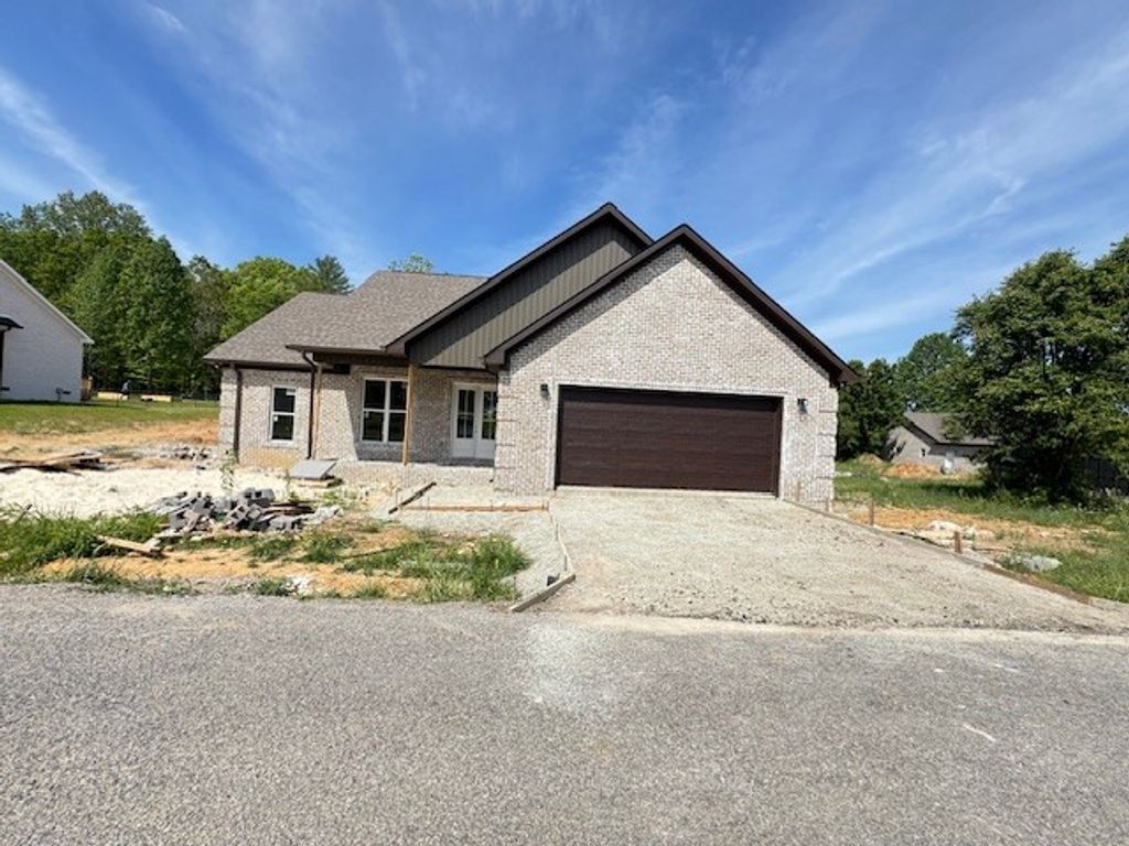 100 Lexie Ln, Lawrenceburg, TN 38464