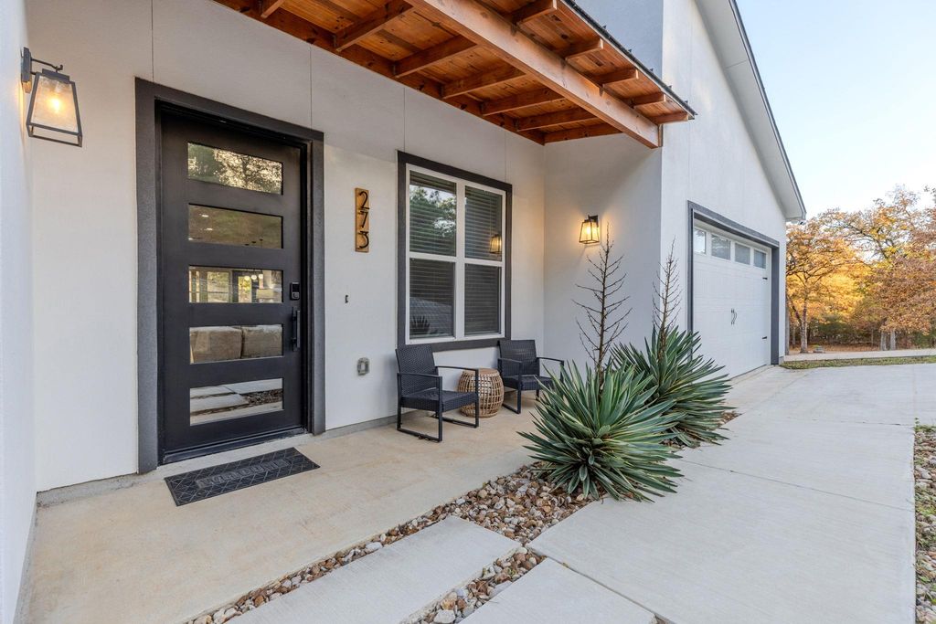 273 Tahitian DR, Bastrop, TX 78602