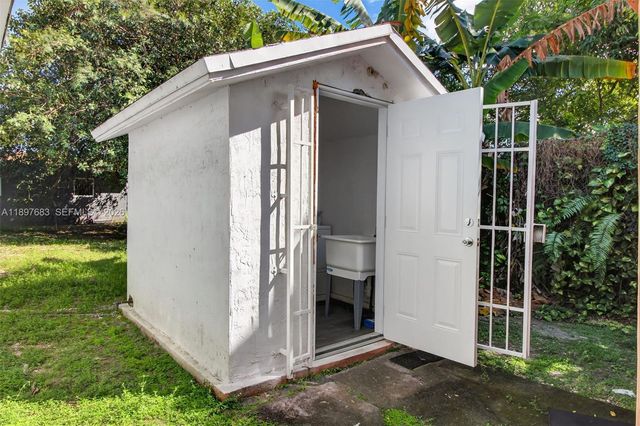 1864 NW 28th Street, Miami, FL 33142