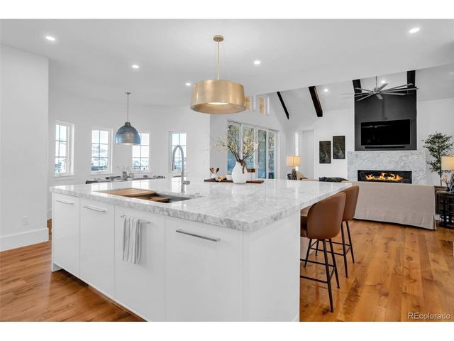 15116 Lyons Ridge Dr, Morrison, CO 80465