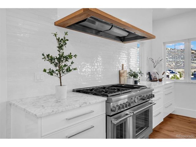 15116 Lyons Ridge Dr, Morrison, CO 80465