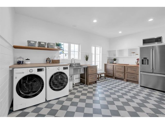 15116 Lyons Ridge Dr, Morrison, CO 80465