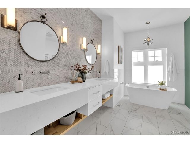 15116 Lyons Ridge Dr, Morrison, CO 80465