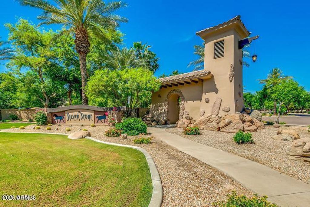 1551 E SAGEBRUSH Court, Gilbert, AZ 85296