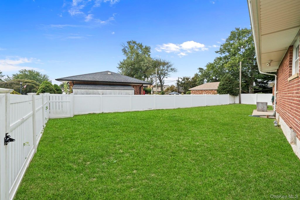 3866 Drake Street, Levittown, NY 11756 — photo 4