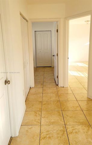 3252 NW 94 ST 0, Miami, FL 33147