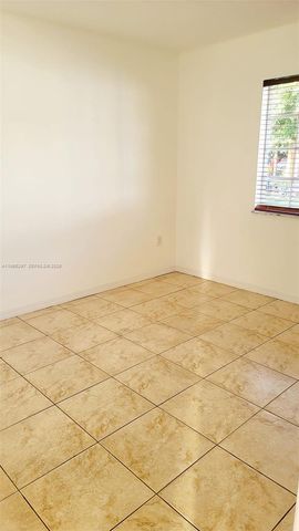 3252 NW 94 ST 0, Miami, FL 33147