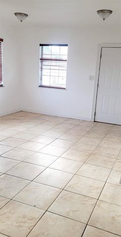 3252 NW 94 ST 0, Miami, FL 33147