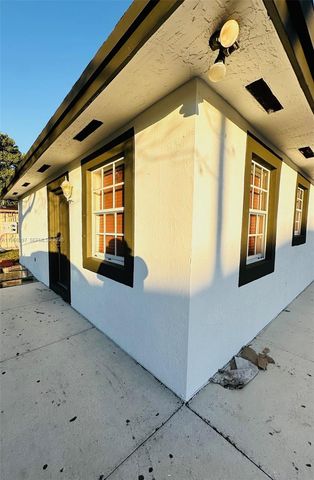 3252 NW 94 ST 0, Miami, FL 33147