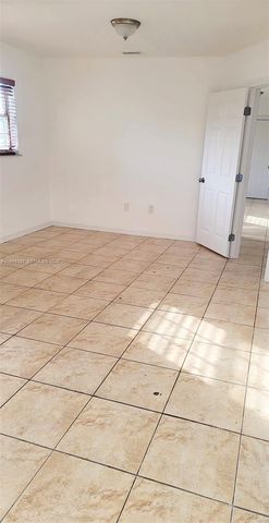 3252 NW 94 ST 0, Miami, FL 33147