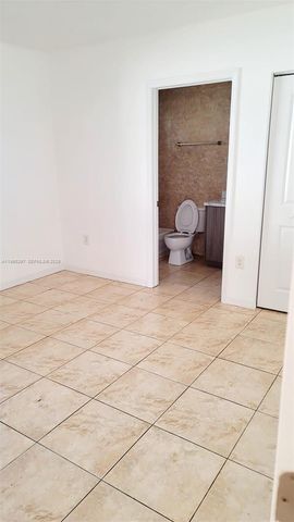 3252 NW 94 ST 0, Miami, FL 33147