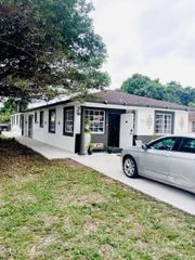 3252 NW 94 ST 0, Miami, FL 33147