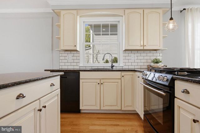 908 SUMMIT AVE, Schwenksville, PA 19473