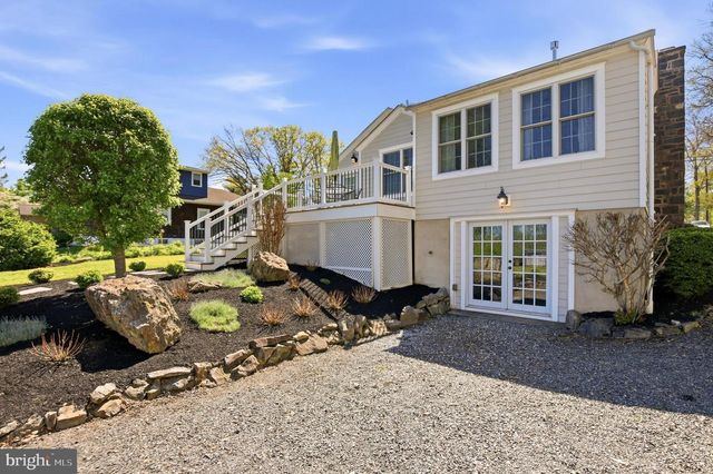 908 SUMMIT AVE, Schwenksville, PA 19473