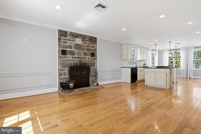 908 SUMMIT AVE, Schwenksville, PA 19473