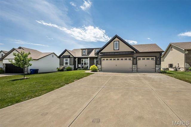 132 Hayfield Drive, Moscow Mills, MO 63362