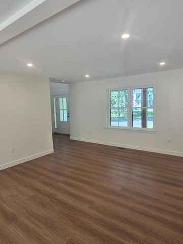 160 Willard Rd, Ashburnham, MA 01430