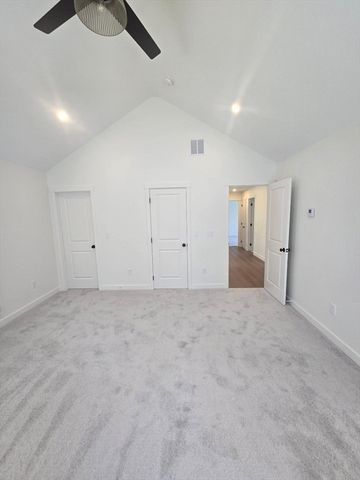 160 Willard Rd, Ashburnham, MA 01430
