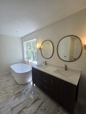160 Willard Rd, Ashburnham, MA 01430