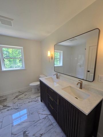 160 Willard Rd, Ashburnham, MA 01430
