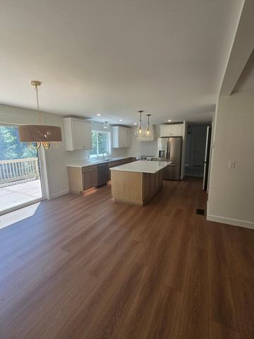 160 Willard Rd, Ashburnham, MA 01430
