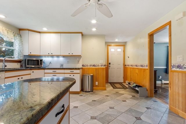 19 Rowley Hill Rd, Sterling, MA 01564