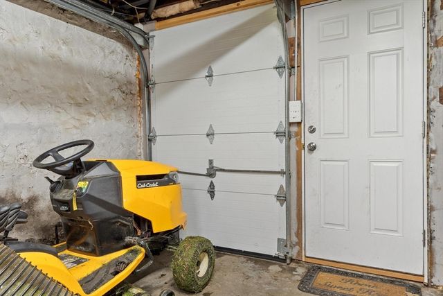 19 Rowley Hill Rd, Sterling, MA 01564