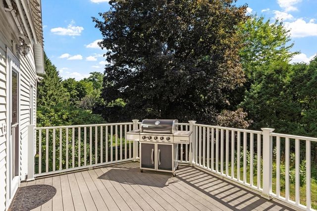 19 Rowley Hill Rd, Sterling, MA 01564