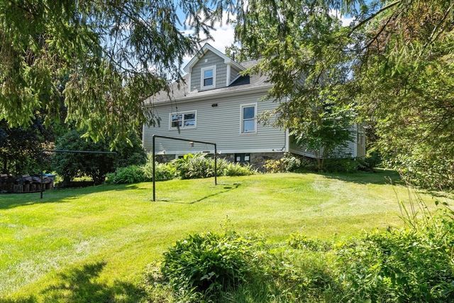 19 Rowley Hill Rd, Sterling, MA 01564