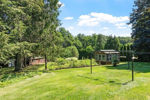 19 Rowley Hill Rd, Sterling, MA 01564