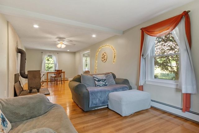19 Rowley Hill Rd, Sterling, MA 01564