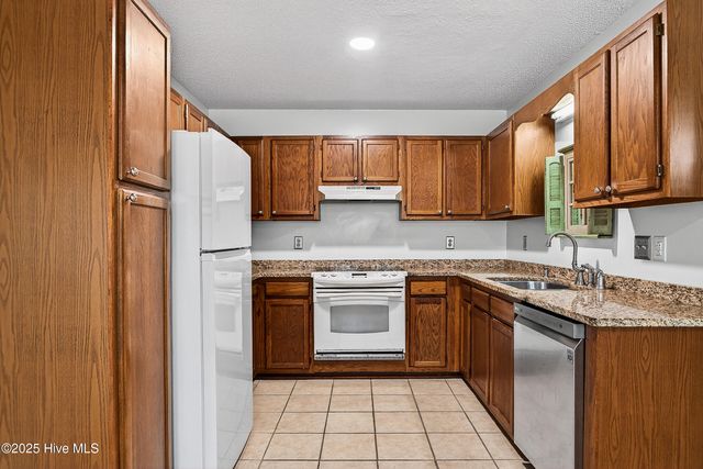 605 Greystone Avenue, Jacksonville, NC 28540