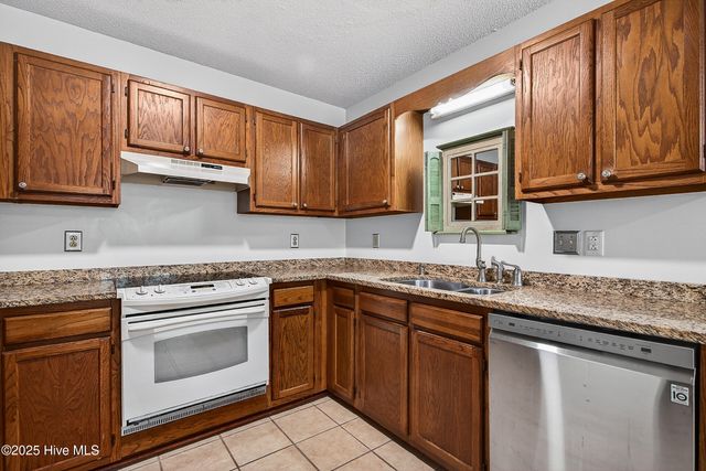 605 Greystone Avenue, Jacksonville, NC 28540