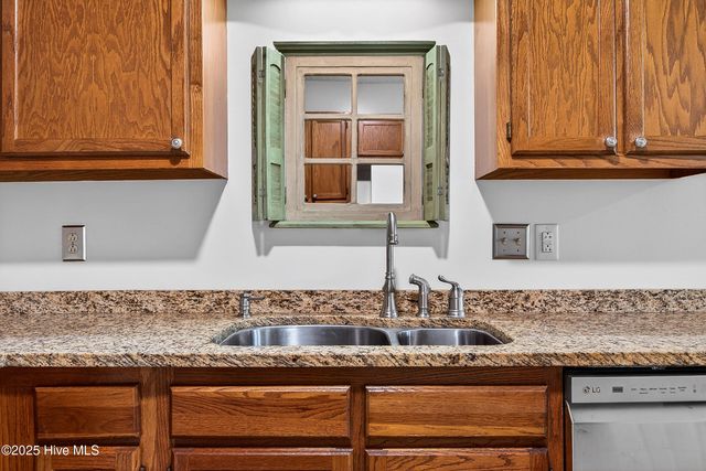 605 Greystone Avenue, Jacksonville, NC 28540