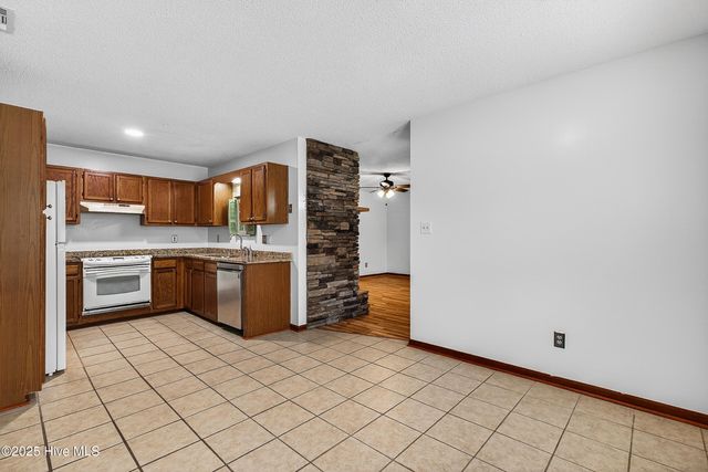 605 Greystone Avenue, Jacksonville, NC 28540