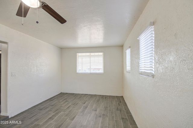 1129 E SOUTH MOUNTAIN Avenue, Phoenix, AZ 85042